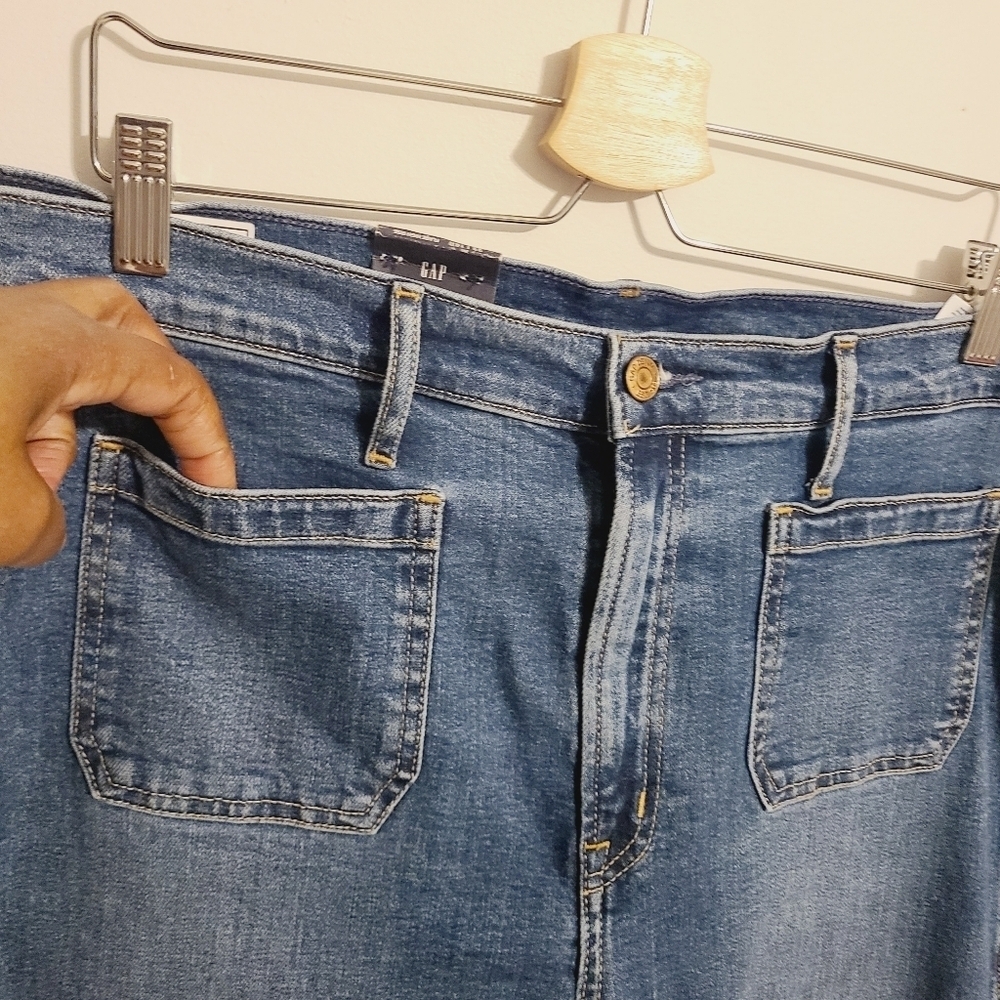 Gap | Women's Flared High Rise Medium Indigo Blue Jeans (Size 16R/33) - Picture 5 of 16